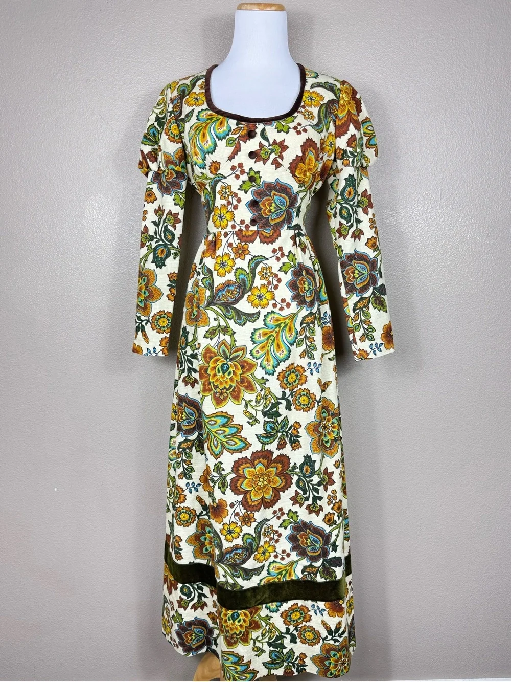 California Charmer 60’s Regency Tapestry Fabric Prairie Dress J